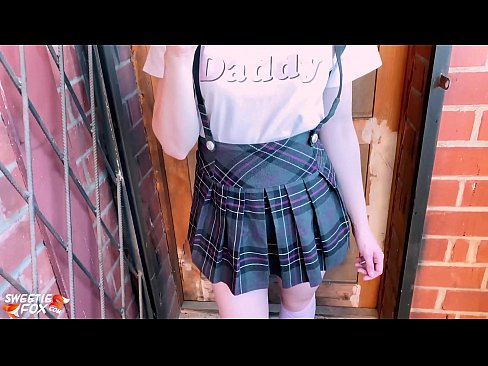 ❤️ Schoolgirl Sucks tagħha Dick profondament u fucks minflok klassijiet. Video tal-ħakk f'mt.sexafinkarasskaz.ru ❌
