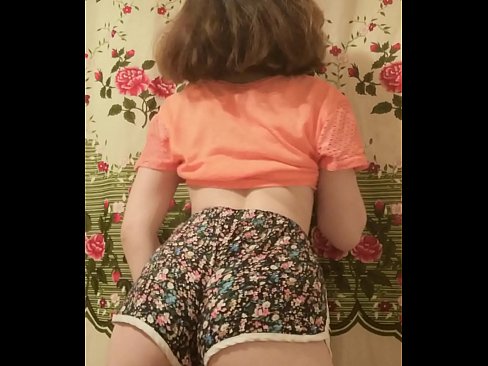 ❤️ Babe żagħżugħa sexy tqaxxir ix-xorts tagħha fuq il-kamera Video tal-ħakk f'mt.sexafinkarasskaz.ru ❌